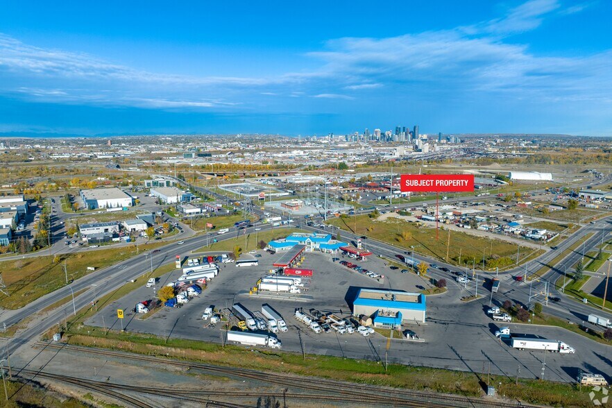2525 49 SE ave, Calgary, AB à vendre - Aérien – Image 2 sur 5