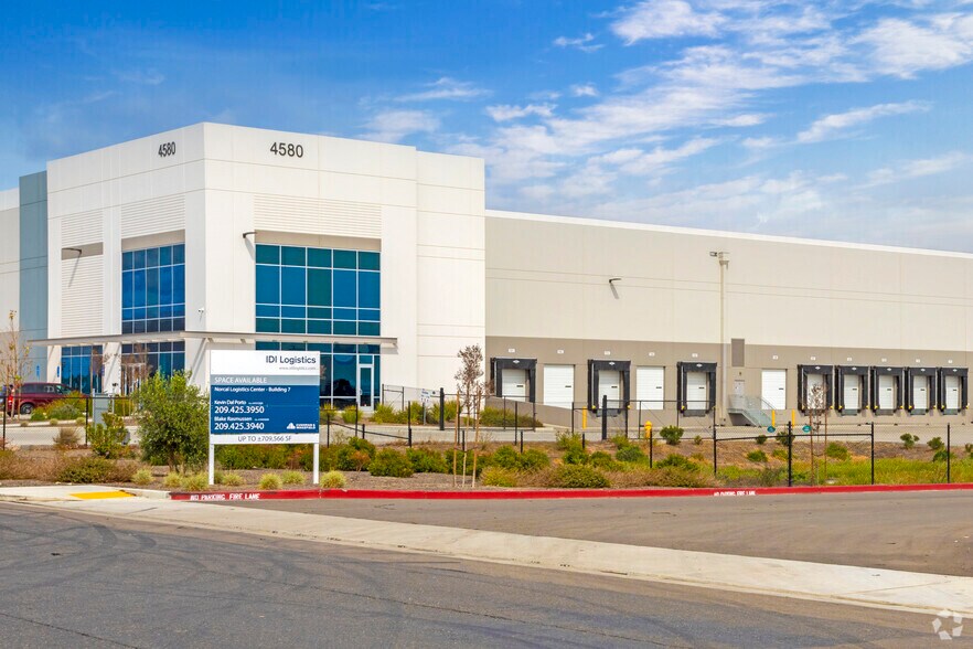 4580 Logistics Dr, Stockton, CA à louer - Photo principale – Image 1 sur 7