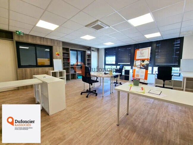 Plus de détails pour Bureau à louer