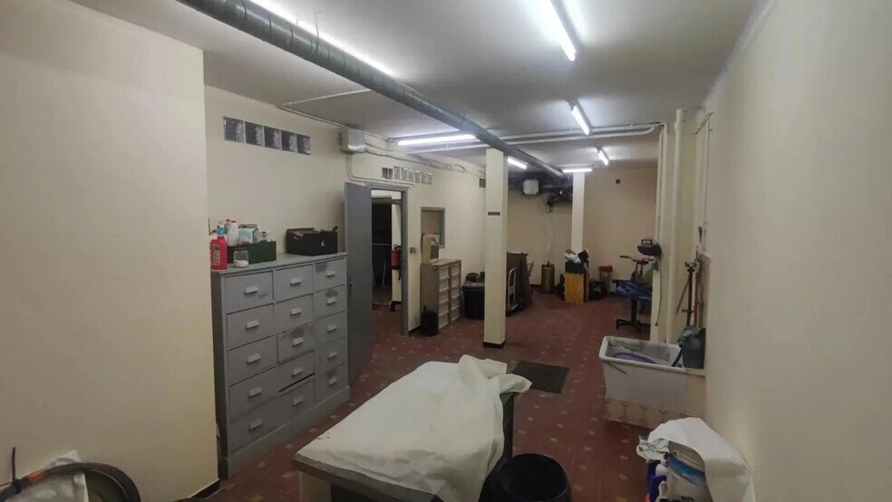 Industriel/Logistique dans Nice à vendre - Photo de l’immeuble – Image 3 sur 12