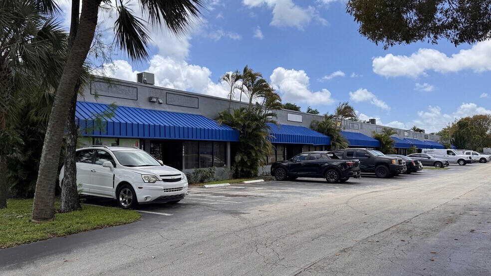 3628-3682 NW 16th St, Lauderhill, FL à vendre - Photo principale – Image 1 sur 12