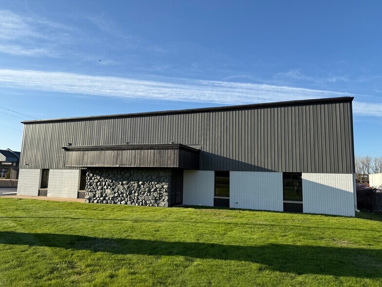 1850 Velp Ave, Howard, WI à louer - Photo de l’immeuble – Image 2 sur 11