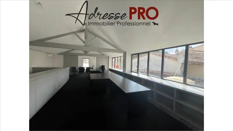 Local commercial dans Lormont à vendre - Photo de l’immeuble – Image 1 sur 5