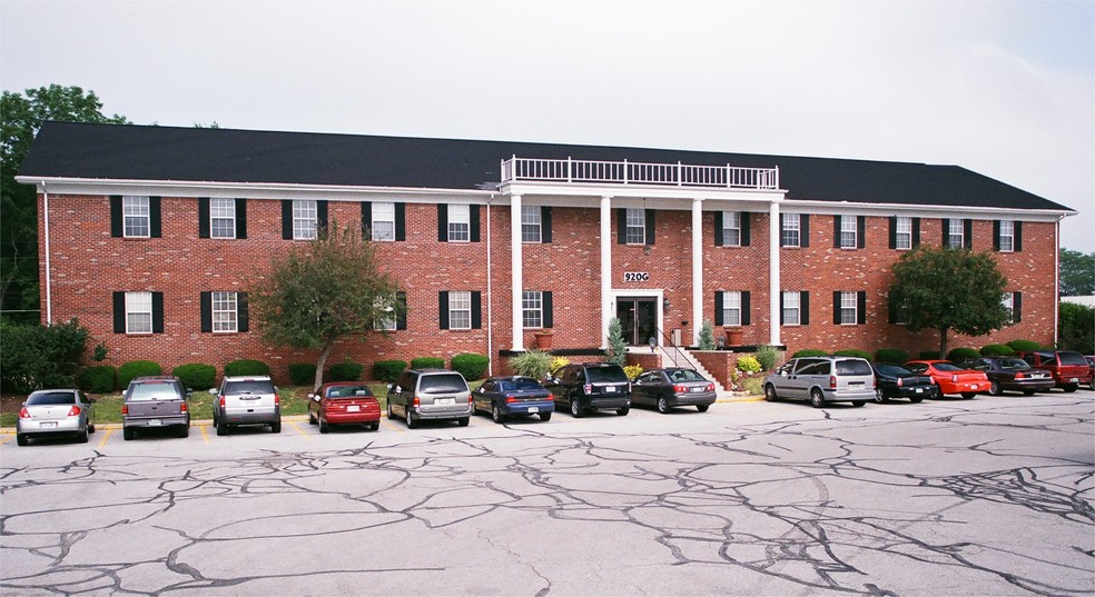 6923-6929 E 10th St, Indianapolis, IN à louer - Photo de l’immeuble – Image 1 sur 5