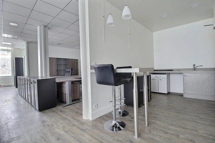 50 Rue De Paradis, Paris à louer - Photo de l’immeuble – Image 3 sur 8