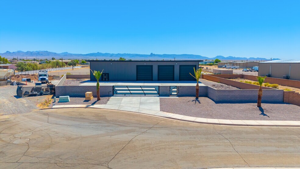 5894 Amaral rd, Fort Mohave, AZ à vendre - Photo de l’immeuble – Image 1 sur 42