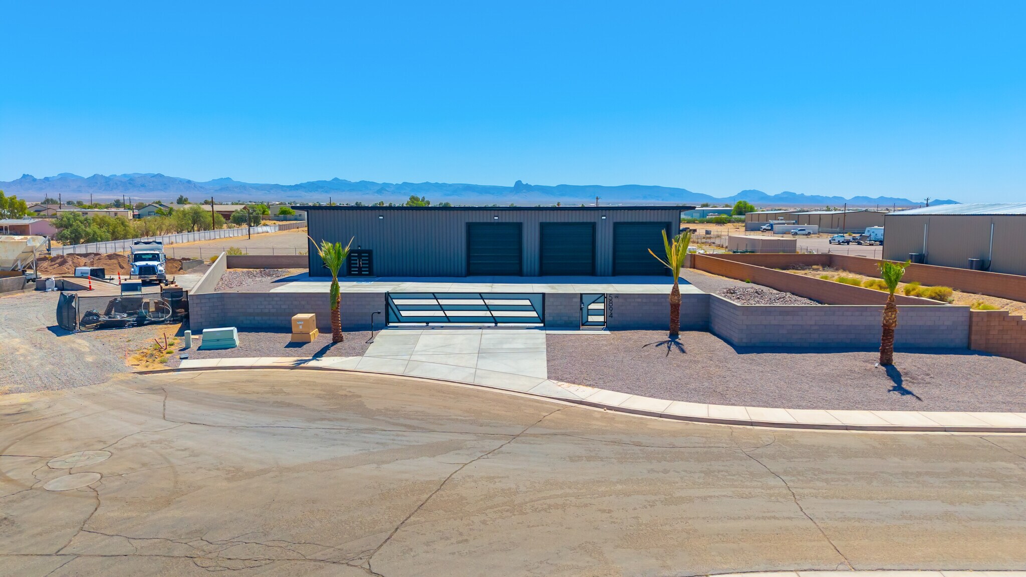 5894 Amaral rd, Fort Mohave, AZ à vendre Photo de l’immeuble– Image 1 sur 43