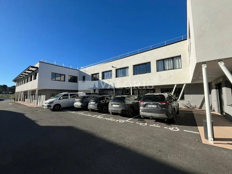 Local commercial dans Éguilles à louer - Photo de l’immeuble – Image 3 sur 20