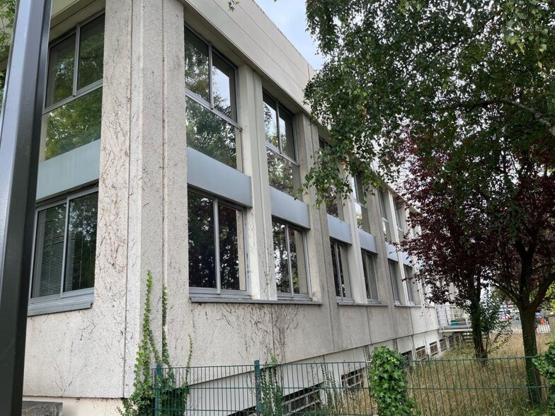 Bureau dans Saint-Germain-en-Laye à louer - Photo de l’immeuble – Image 3 sur 12