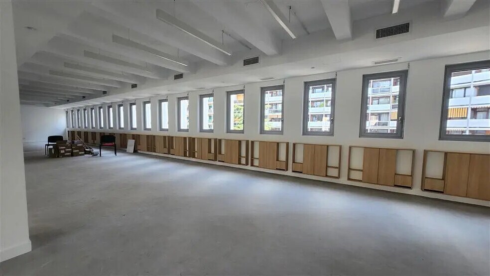 Bureau dans Paris à louer - Photo de l’immeuble – Image 2 sur 9