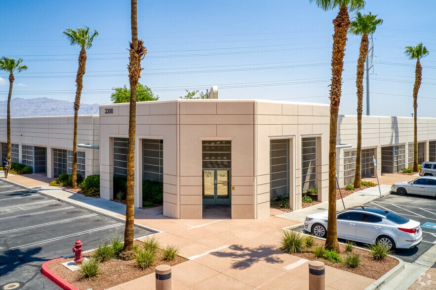 3300 N Cimarron Rd, Las Vegas, NV à vendre - Photo de l’immeuble – Image 2 sur 5