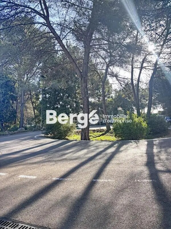 Local d’activités dans Antibes à louer Photo de l’immeuble– Image 1 sur 5