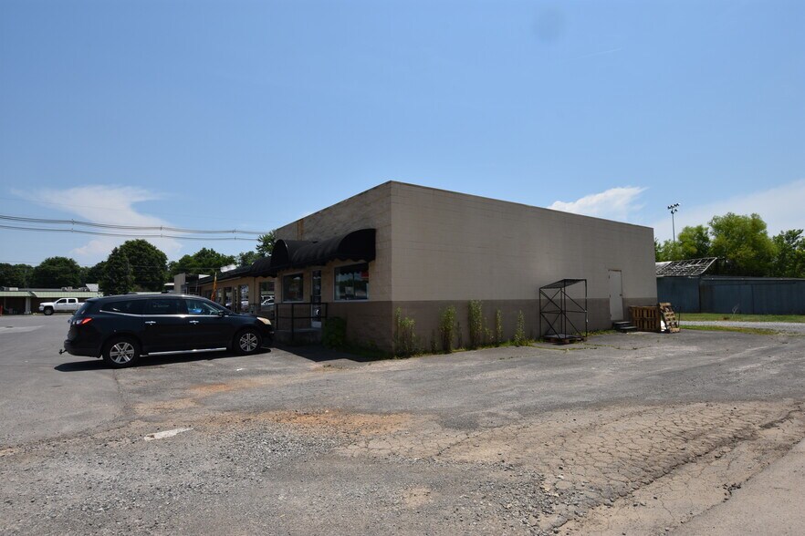 416 E North St, Sweetwater, TN à vendre - Photo de l’immeuble – Image 2 sur 13