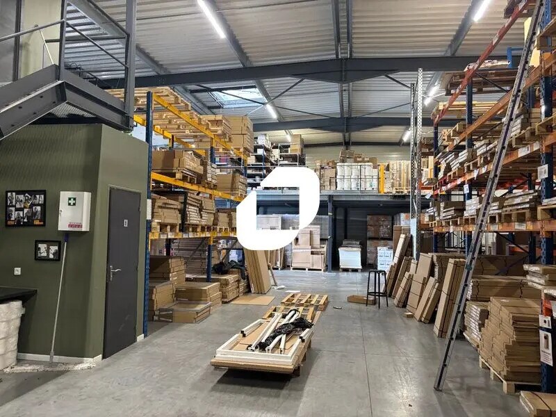 Local d'activités dans Le Barp à vendre Photo de l’immeuble– Image 1 sur 14