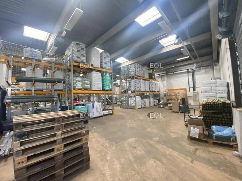 Local d’activités dans Palaiseau à louer - Photo de l’immeuble – Image 1 sur 5