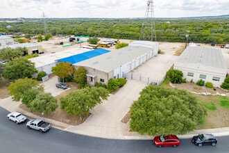 13403 Western Oak Dr, Helotes, TX à louer Photo intérieure– Image 2 sur 18