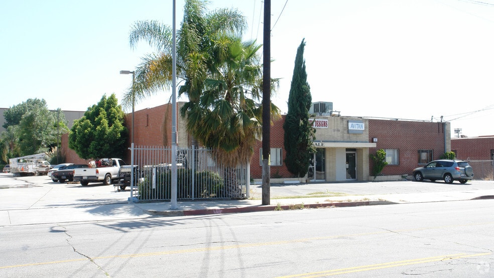 13148 Saticoy St, North Hollywood, CA à louer - Photo de l’immeuble – Image 3 sur 3