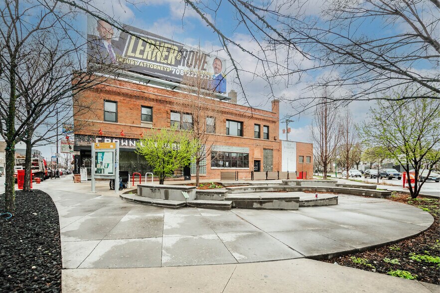2821-2823 N Milwaukee Ave, Chicago, IL à louer - Photo de l’immeuble – Image 3 sur 6
