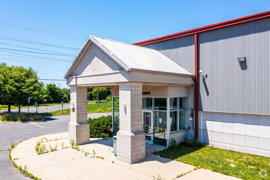 302 Commerce Square Blvd, Burlington, NJ à louer - Photo de l’immeuble – Image 2 sur 12