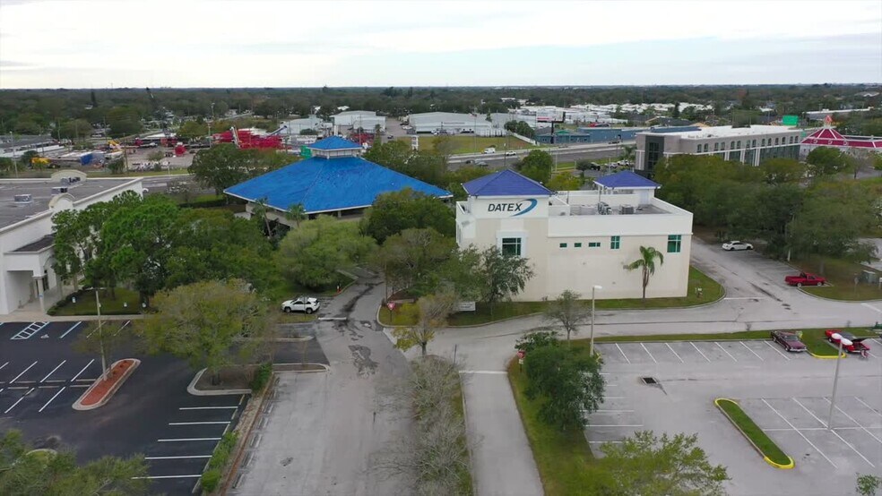 10300 49th St, Clearwater, FL à louer - Vidéo sur l’annonce professionnelle – Image 2 sur 9
