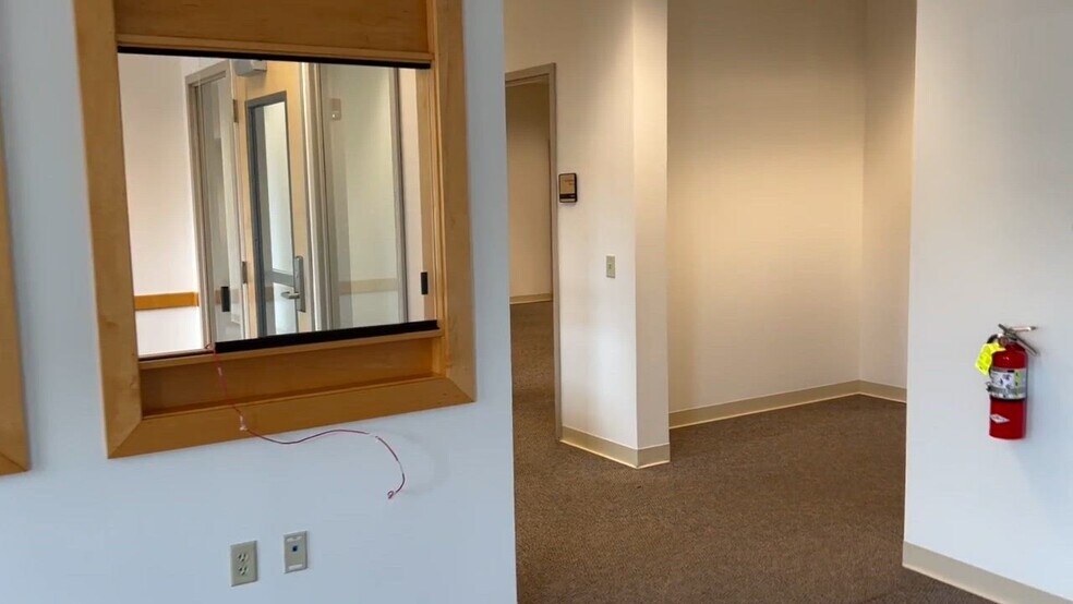 195 Russell St, Hadley, MA à louer - Vidéo sur l’annonce professionnelle – Image 2 sur 31