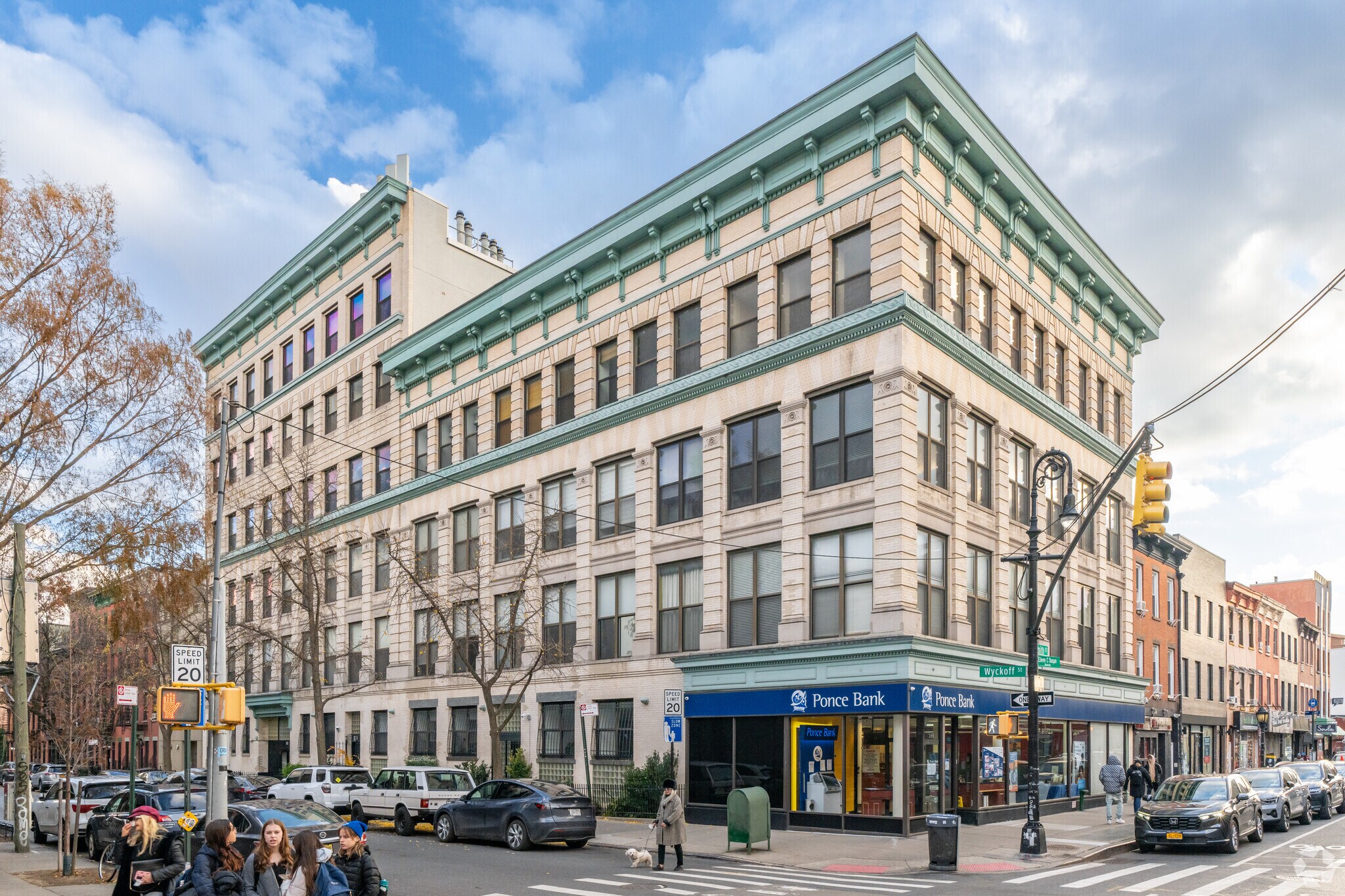 169 Smith St, Brooklyn, NY à vendre Photo de l’immeuble– Image 1 sur 15