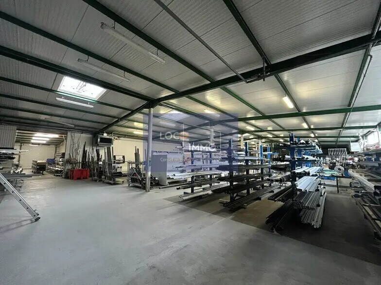 Industriel/Logistique dans Pessac à louer - Photo de l’immeuble – Image 3 sur 14