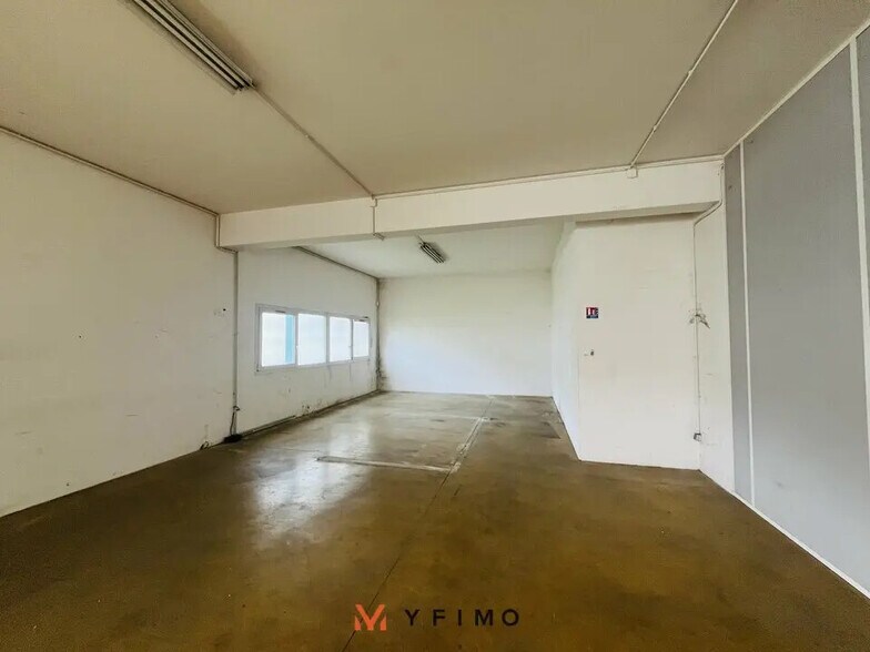 Bureau dans Trappes à louer - Photo intérieure – Image 2 sur 4