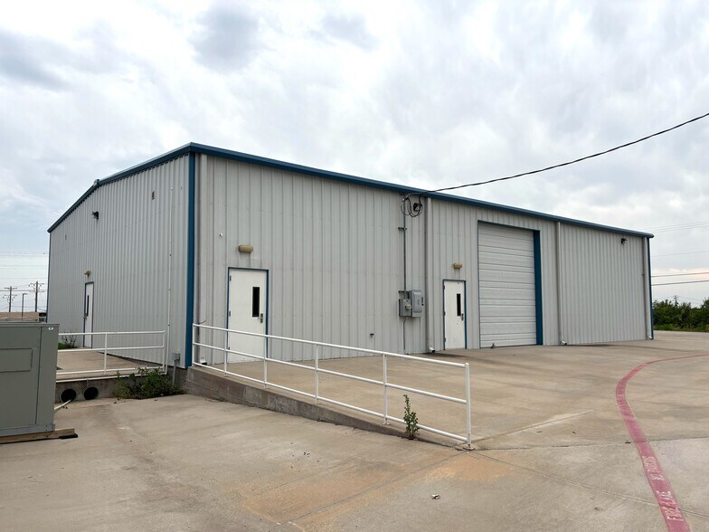 4017 Mesa Dr, Denton, TX à louer - Photo de l’immeuble – Image 2 sur 6