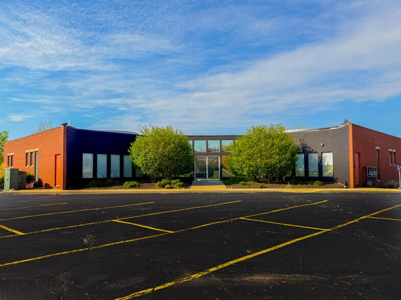 600 Vale Park Rd, Valparaiso, IN à vendre - Photo de l’immeuble – Image 1 sur 20