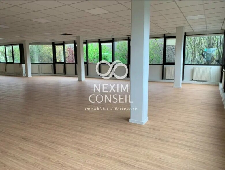 Local d’activités dans Nanterre à louer - Photo de l’immeuble – Image 3 sur 4