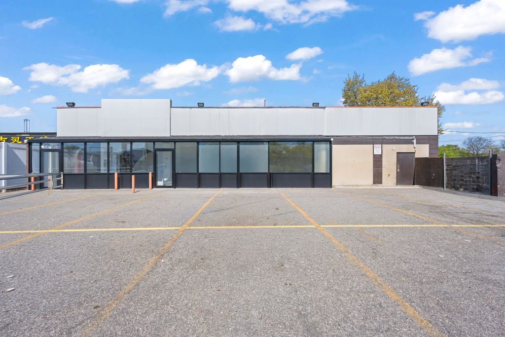 6402 7th Ave, Brooklyn, NY à louer Plan d’étage– Image 1 sur 2