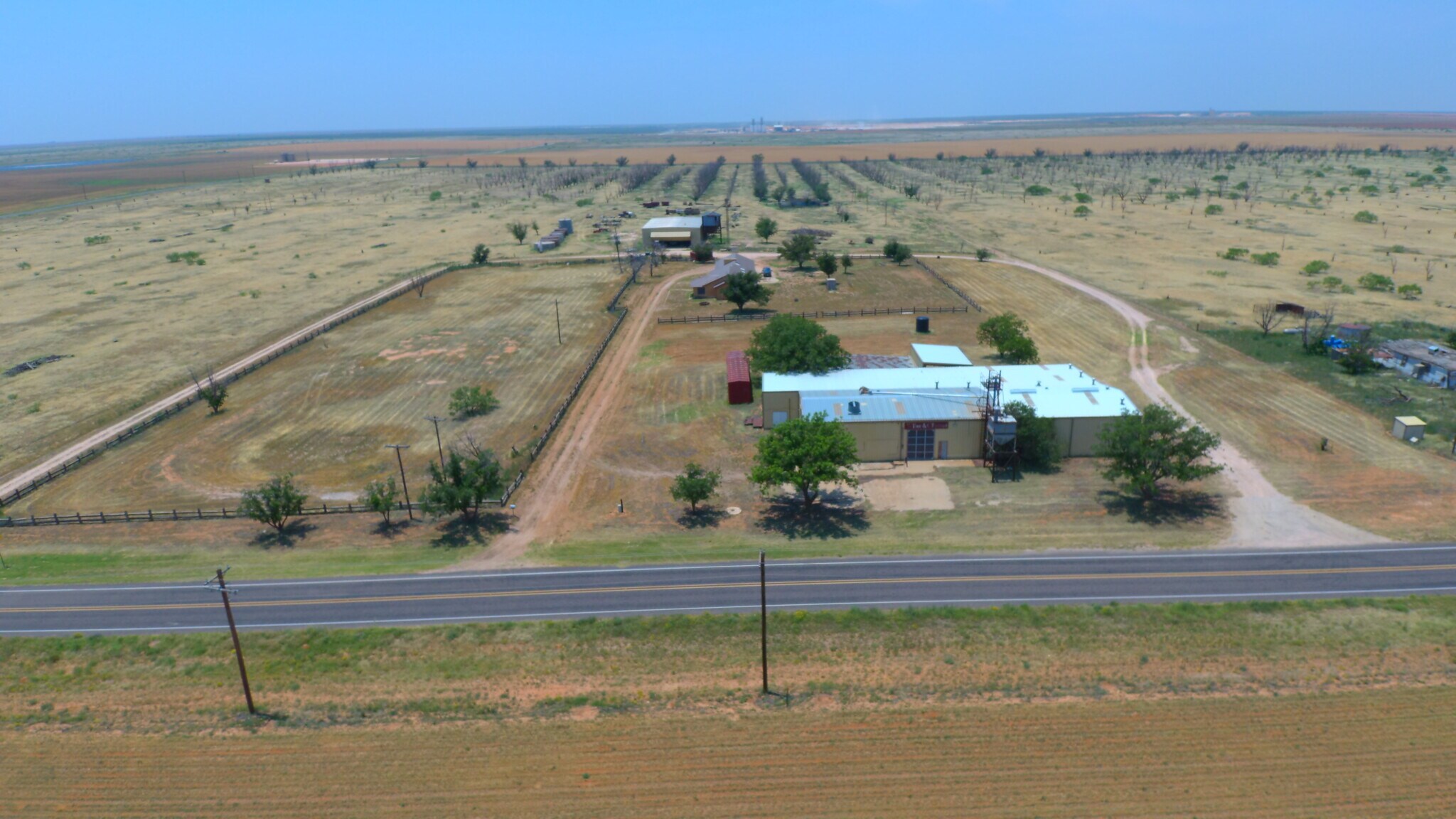 1016 County Rd E, Lamesa, TX à vendre Photo principale– Image 1 sur 59