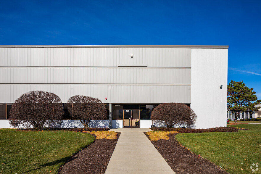 560-590 Supreme Dr, Bensenville, IL à louer - Photo de l’immeuble – Image 3 sur 5