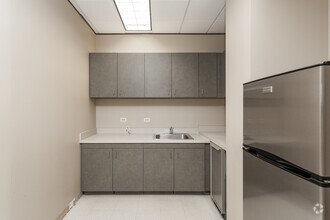 750 W Lake Cook Rd, Buffalo Grove, IL à louer Photo intérieure– Image 1 sur 3
