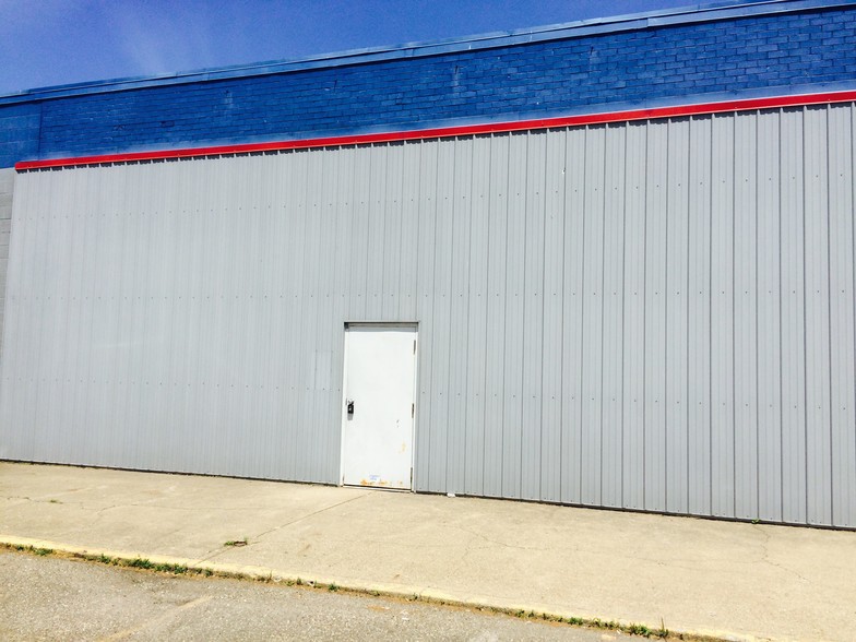 1109-1139 Bowers Ave NW, New Philadelphia, OH à louer - Photo de l’immeuble – Image 3 sur 4
