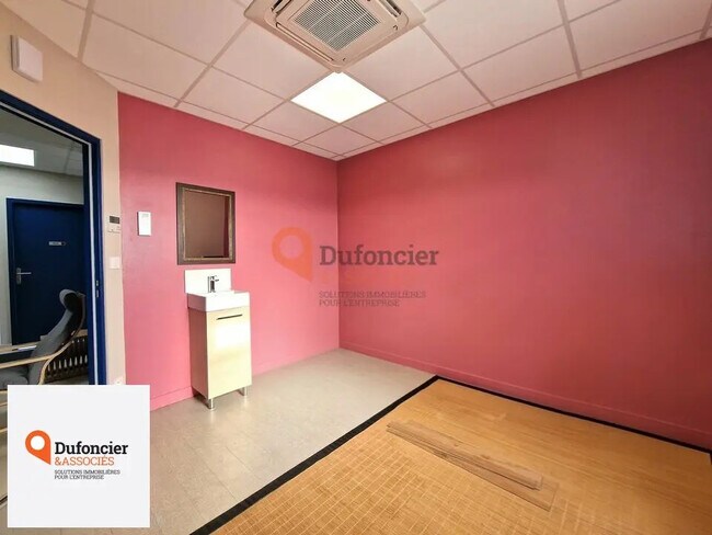 Plus de détails pour Bureau à louer