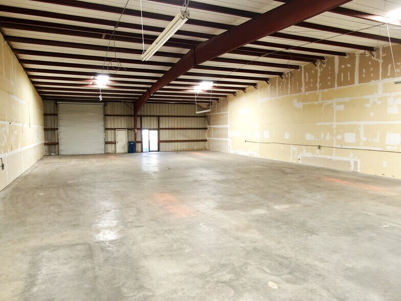 6215 E 29th St, Bradenton, FL à louer - Photo intérieure – Image 2 sur 12