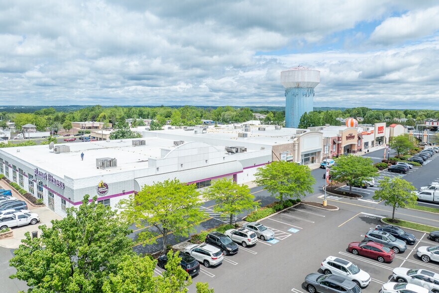751 Horsham Rd, Lansdale, PA à vendre - Photo de l’immeuble – Image 3 sur 3