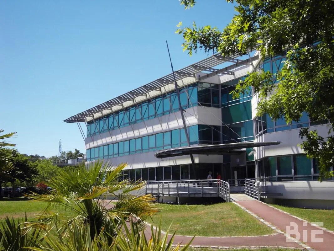Bureau dans Pessac à louer Photo de l’immeuble– Image 1 sur 13