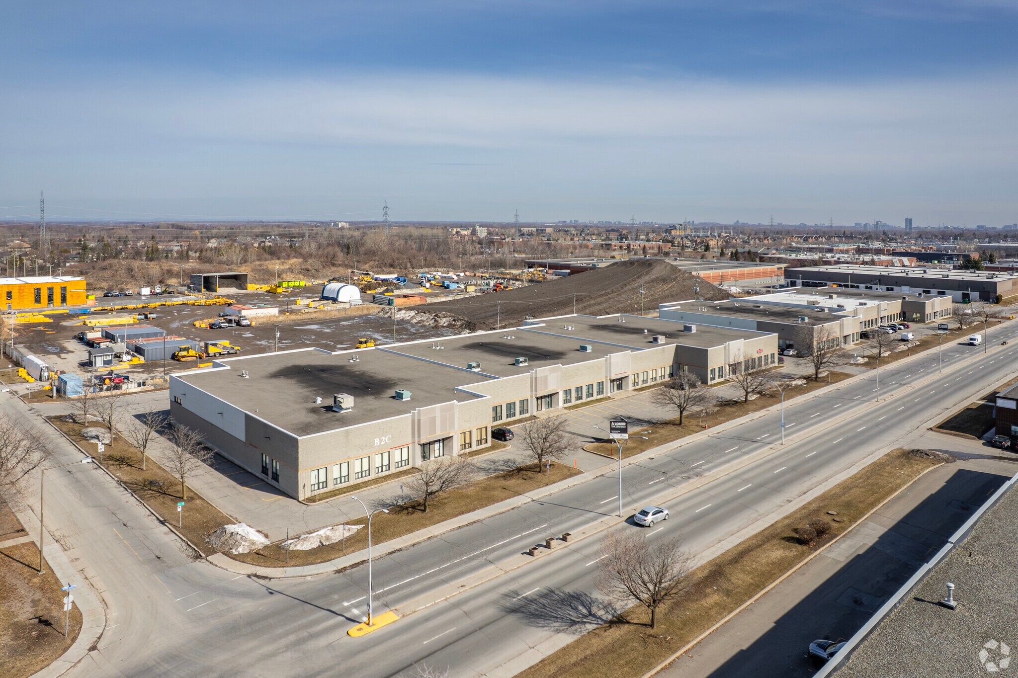 81 Boul Brunswick, Dollard-des-Ormeaux, QC à louer Photo de l’immeuble– Image 1 sur 22