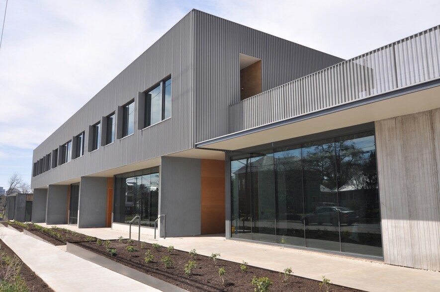 1224 E 12th St, Austin, TX à louer - Photo de l’immeuble – Image 2 sur 7