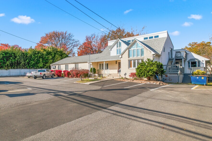 1818 Oak Tree Rd, Edison, NJ à louer - Photo de l’immeuble – Image 2 sur 30