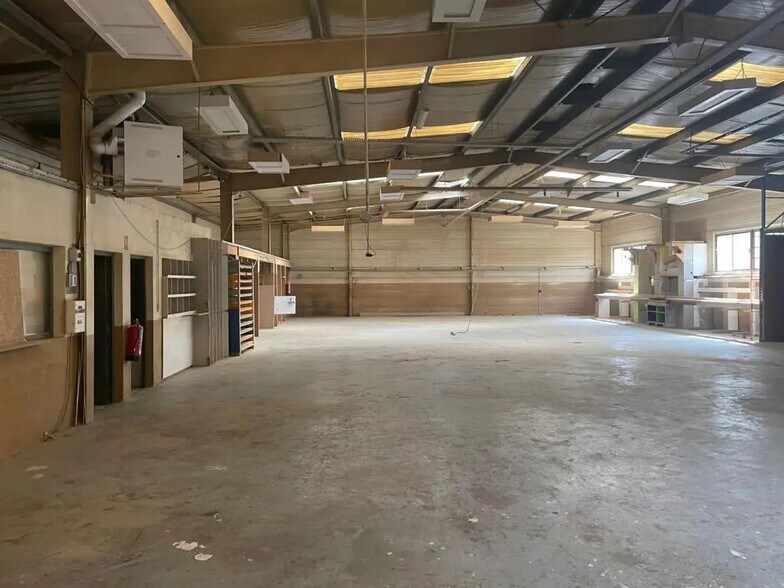 Industriel/Logistique dans Fontenay-sous-Bois à vendre - Photo de l’immeuble – Image 1 sur 13
