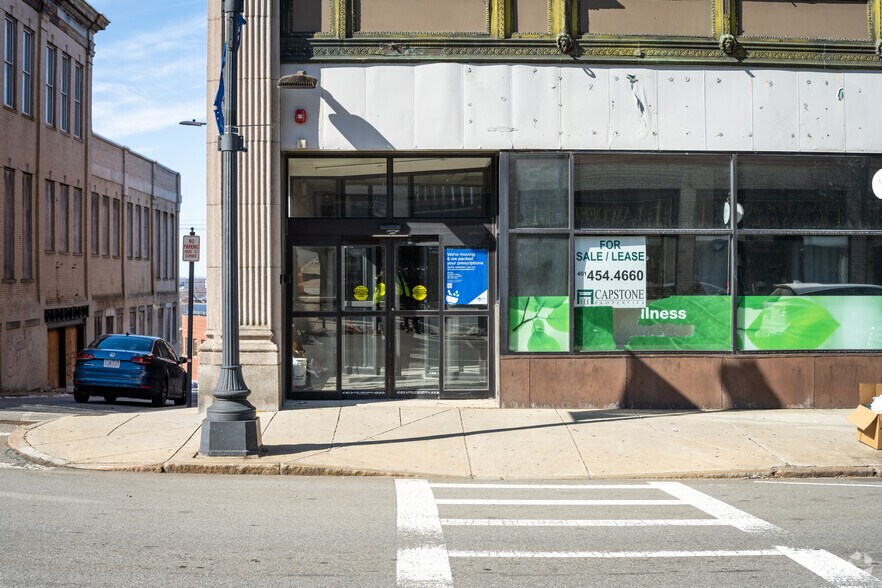 233-235 S Main St, Fall River, MA à vendre - Photo de l’immeuble – Image 3 sur 7