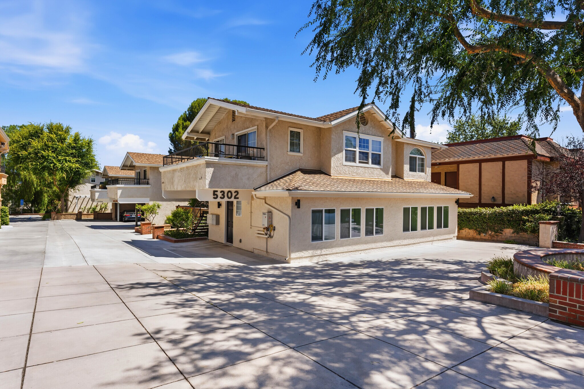 5302-5304 Colodny Dr, Agoura Hills, CA à vendre Photo de l’immeuble– Image 1 sur 50