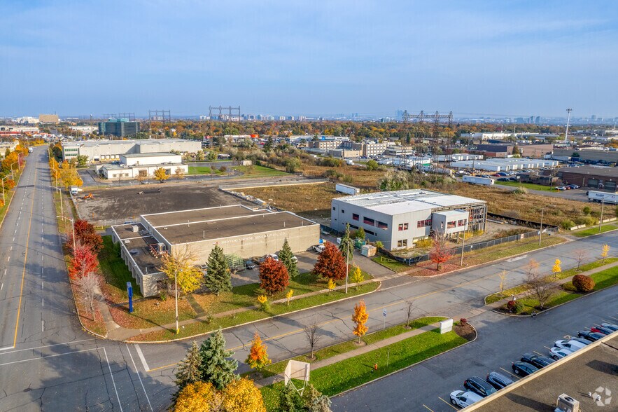 10 Vice Regent Blvd, Toronto, ON à vendre - Photo de l’immeuble – Image 2 sur 22