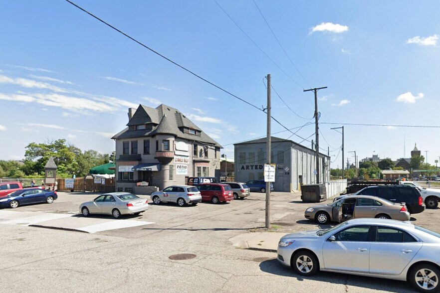 38 Piquette St, Detroit, MI à vendre - Photo de l’immeuble – Image 2 sur 14