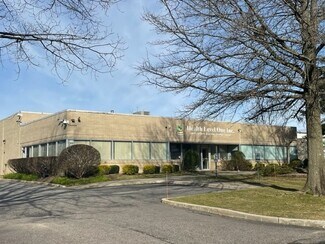 Plus de détails pour 180 Adams Ave, Hauppauge, NY - Local d'activités, Industriel/Logistique à louer