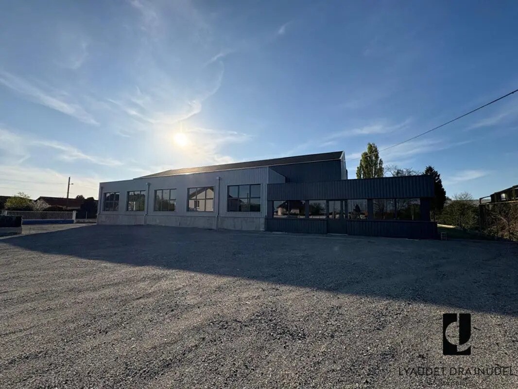 Local commercial dans Riorges à louer Photo de l’immeuble– Image 1 sur 9